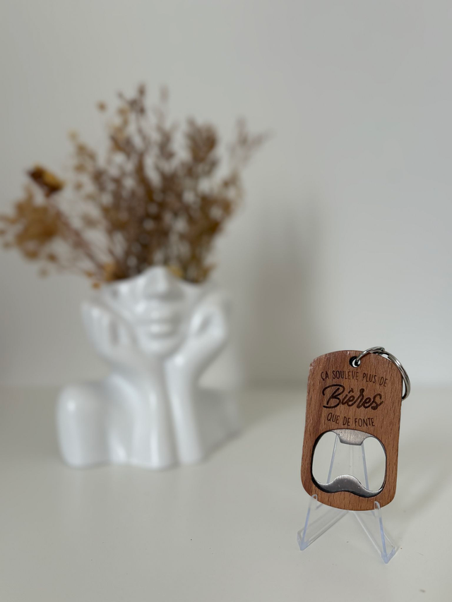 Porte clé décapsuleur "Ça soulève plus de bières que de fonte"