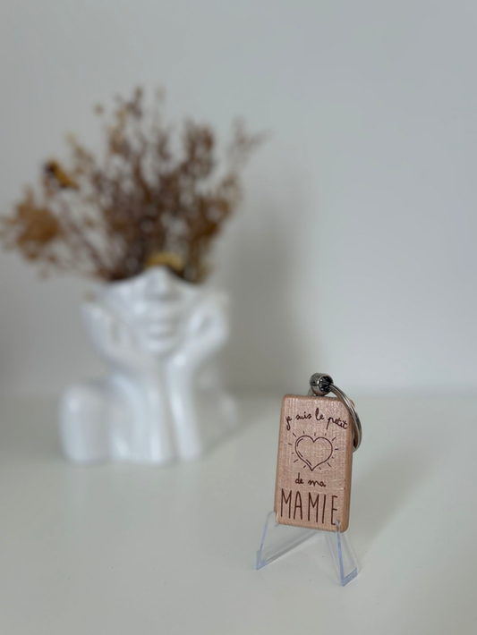 Porte clé "Je suis le petit soleil de ma mamie"